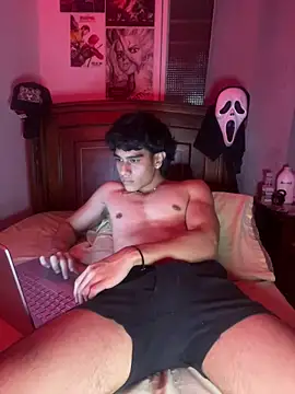Snapshot of IronLatino chatting on 04-15-26, 03:02 IronLatino online show from 04-15-26, 03:02
