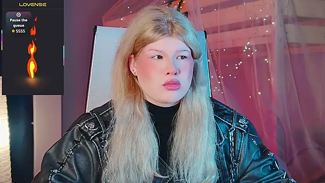 LilithNlsn online show from 04-19-26, 03:50