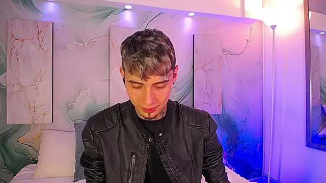 Max Hader  online show from 04-16-26, 03:51