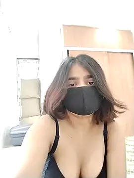 Snapshot of Ishaa_22 chatting on 04-26-26, 09:51 Ishaa 22 online show from 04-26-26, 09:51
