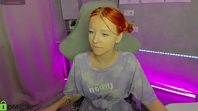 Emma Dusk online show from 04-21-26, 01:42