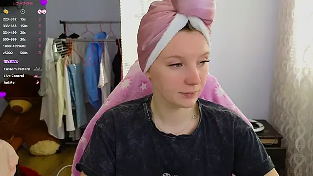 Mary Blu online show from 04-07-26, 03:51