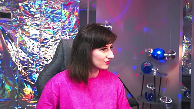 EmmaWheelers online show from 04-10-26, 02:33