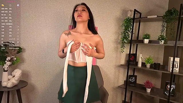 SuzySult online show from 04-21-26, 02:51