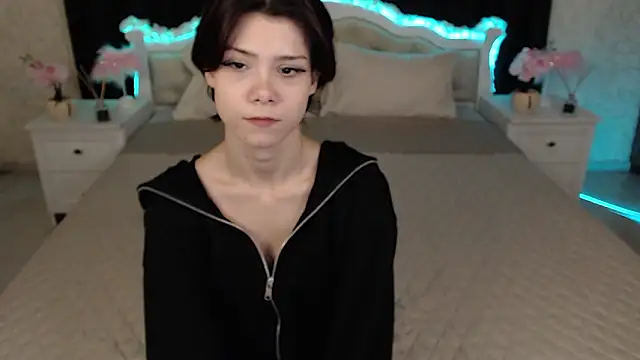 llittle-peachh online show from 03-02-26, 05:42