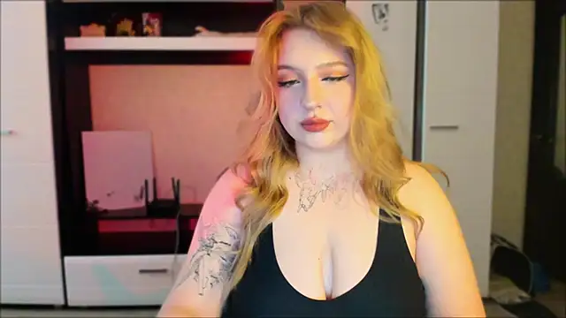 EllieQuttie online show from 03-05-26, 03:08