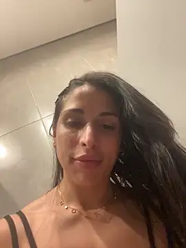 Snapshot of sweetwanda chatting on 05-18-26, 03:29 sweetwanda online show from 05-18-26, 03:29