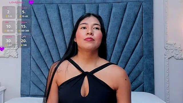 Leandra-Johnson online show from 04-07-26, 01:55