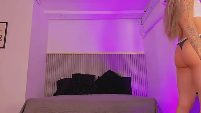 ashvalentine  online show from 07-18-26, 08:01