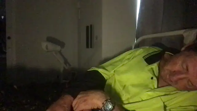 Snapshot of MrBombasticxxx chatting on 07-12-26, 09:50 MrBombasticxxx online show from 07-12-26, 09:50