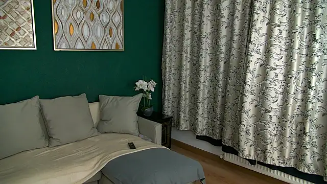 Snapshot of SkinnyNatty chatting on 04-25-26, 03:53 SkinnyNatty online show from 04-25-26, 03:53