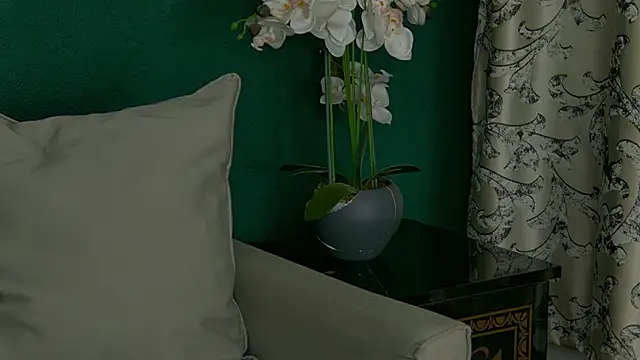 Snapshot of SkinnyNatty chatting on 04-28-26, 03:55 SkinnyNatty online show from 04-28-26, 03:55