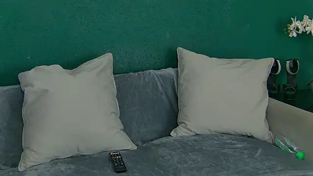 Snapshot of SkinnyNatty chatting on 06-02-26, 03:52 SkinnyNatty online show from 06-02-26, 03:52