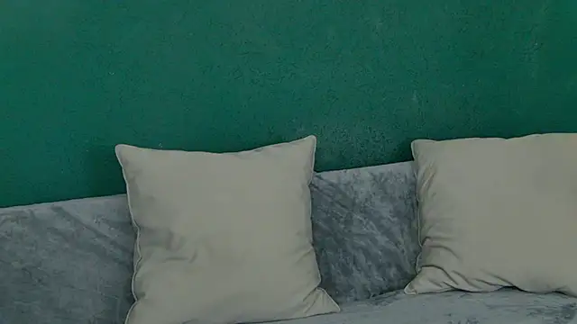 Snapshot of SkinnyNatty chatting on 06-07-26, 03:43 SkinnyNatty online show from 06-07-26, 03:43