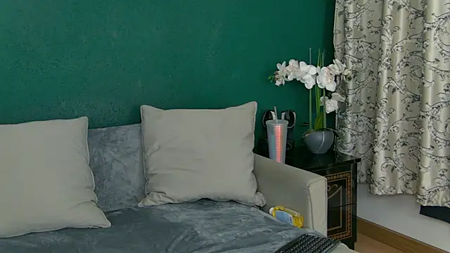 Snapshot of SkinnyNatty chatting on 06-09-26, 03:51 SkinnyNatty online show from 06-09-26, 03:51