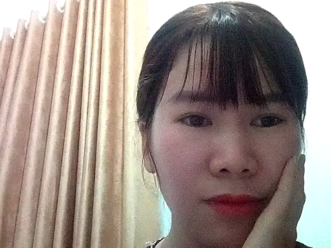 Snapshot of Bondgirl_9 chatting on 03-08-26, 07:28 Bondgirl 9 online show from 03-08-26, 07:28