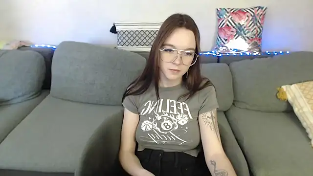 SunyLily online show from 04-18-26, 07:12