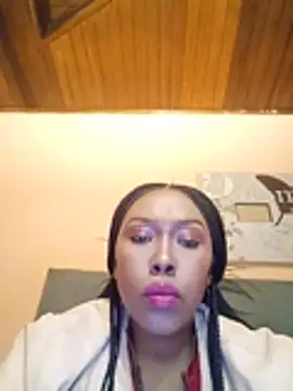 Snapshot of Mbaleehle chatting on 06-13-26, 08:29 Mbaleehle online show from 06-13-26, 08:29