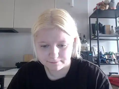 Snapshot of LenaSecret19 chatting on 07-07-26, 06:47 LenaSecret19 online show from 07-07-26, 06:47