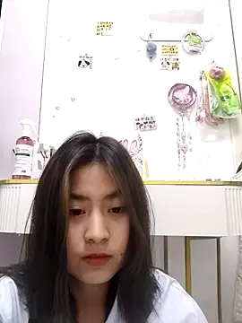 Snapshot of Yunhan_27 chatting on 03-05-26, 03:41 Yunhan 27 online show from 03-05-26, 03:41