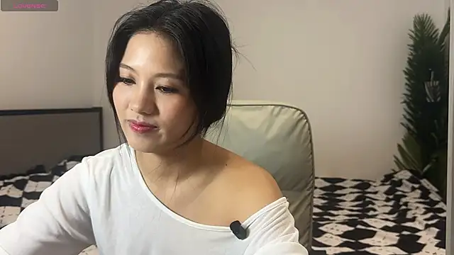 Snapshot of onlylookatu chatting on 03-27-26, 05:12 onlylookatu online show from 03-27-26, 05:12