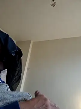 hulllad40 online show from 03-06-26, 08:11