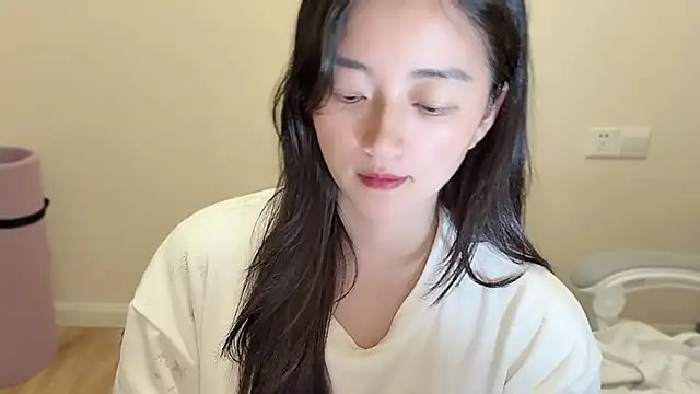 Snapshot of jinxiyao01 chatting on 06-10-26, 02:27 jinxiyao01 online show from 06-10-26, 02:27