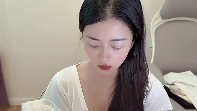 Snapshot of jinxiyao01 chatting on 06-16-26, 02:14 jinxiyao01 online show from 06-16-26, 02:14