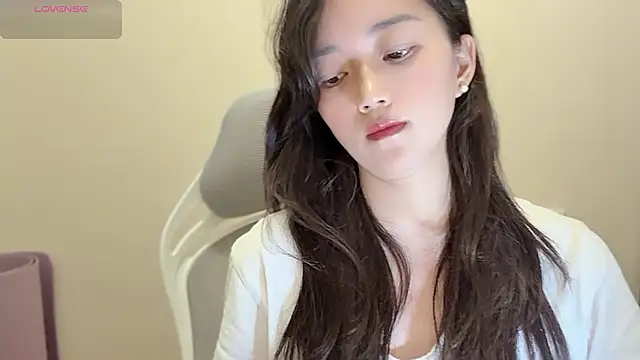 Snapshot of jinxiyao01 chatting on 06-18-26, 02:10 jinxiyao01 online show from 06-18-26, 02:10