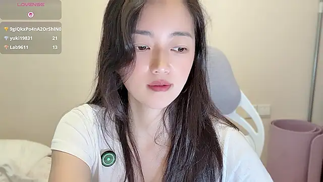 Snapshot of jinxiyao01 chatting on 06-28-26, 02:28 jinxiyao01 online show from 06-28-26, 02:28