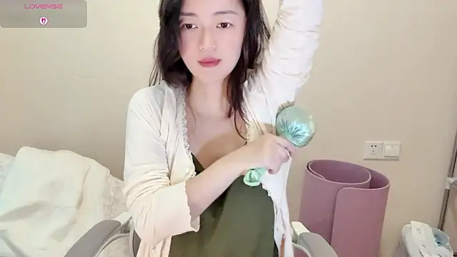 Snapshot of jinxiyao01 chatting on 06-30-26, 02:34 jinxiyao01 online show from 06-30-26, 02:34