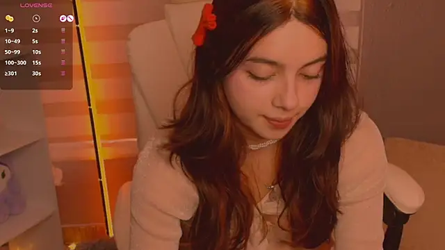 Snapshot of Im_Elaris chatting on 05-19-26, 02:01 Im Elaris online show from 05-19-26, 02:01