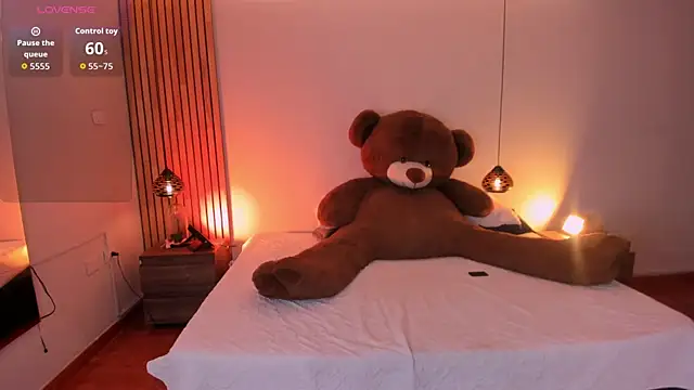 FoxxxyPink online show from 05-19-26, 07:20