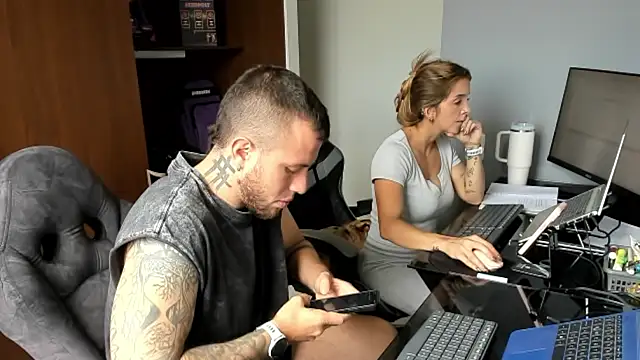 Snapshot of Dra-Dr-Fitness chatting on 03-12-26, 04:02 Dra-Dr-Fitness online show from 03-12-26, 04:02