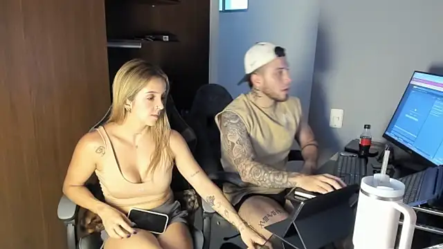 Snapshot of Dra-Dr-Fitness chatting on 03-15-26, 11:11 Dra-Dr-Fitness online show from 03-15-26, 11:11