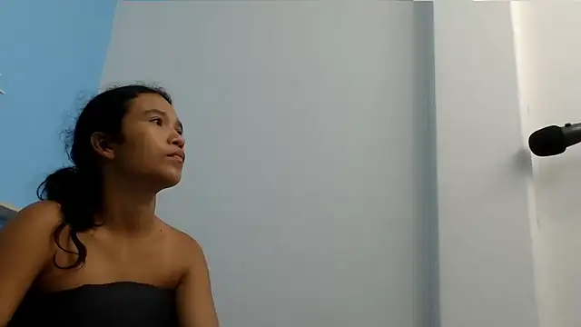 Snapshot of zoecute5817 chatting on 06-04-26, 01:11 zoecute5817 online show from 06-04-26, 01:11