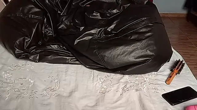 Ruiva40tona online show from 04-17-26, 01:14