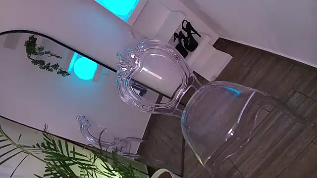 dalilathoms  online show from 04-07-26, 09:15