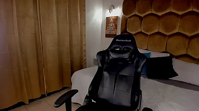 Emmet CollinsJS online show from 04-12-26, 04:56