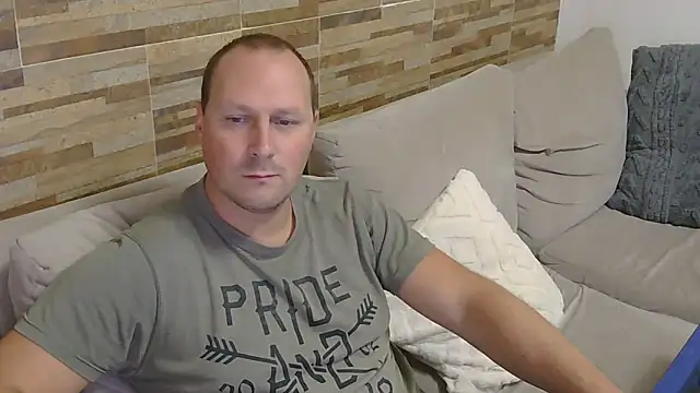 Snapshot of lustonfan chatting on 04-21-26, 11:51 lustonfan online show from 04-21-26, 11:51