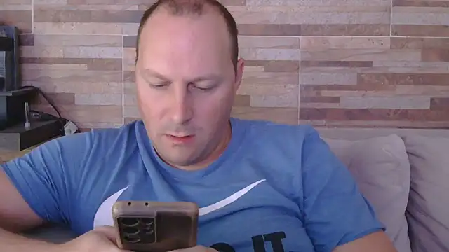 Snapshot of lustonfan chatting on 05-20-26, 12:11 lustonfan online show from 05-20-26, 12:11