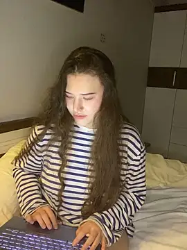 KristieKitty online show from 04-19-26, 09:08