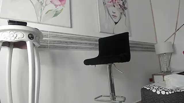 kristen-thomson online show from 04-25-26, 06:05