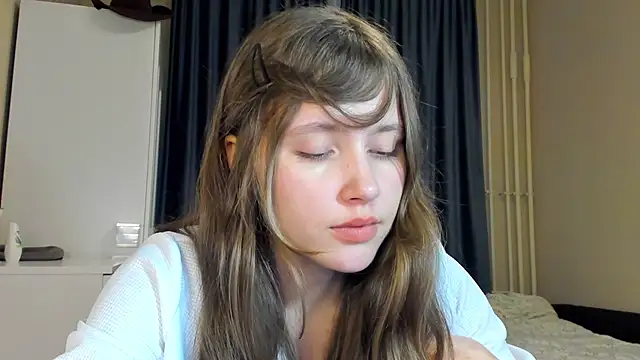 Snapshot of MaryannSofts chatting on 07-10-26, 04:42 MaryannSofts online show from 07-10-26, 04:42