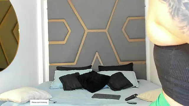 juana valkiria online show from 06-19-26, 03:33