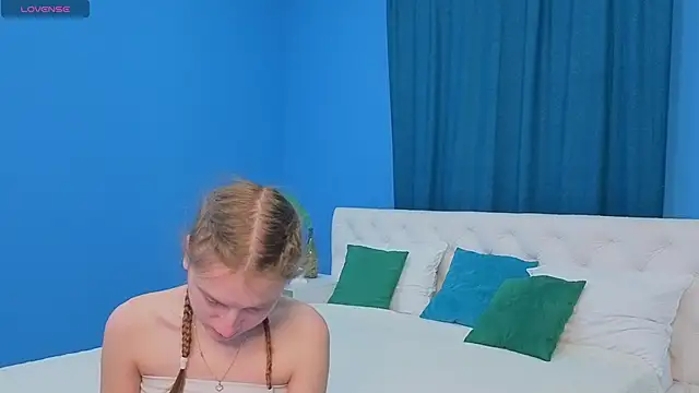 Xenia paradise online show from 05-24-26, 12:26