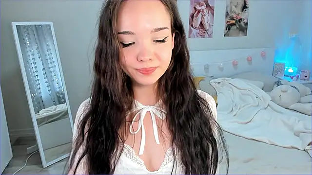 Milly Lane online show from 03-31-26, 03:19