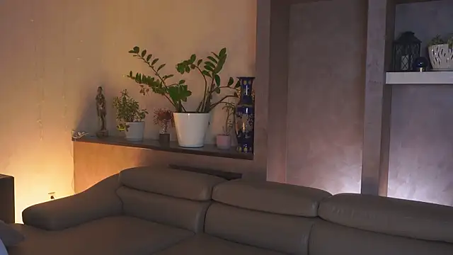 YvetteMilbrett online show from 04-10-26, 06:29