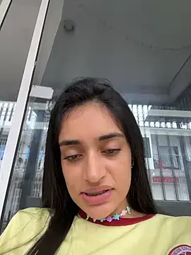 Snapshot of leilani_X chatting on 06-01-26, 01:35 leilani X online show from 06-01-26, 01:35