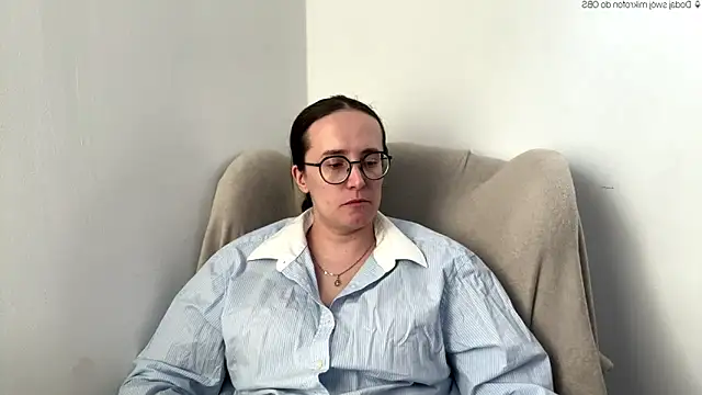 Snapshot of SofiaTease chatting on 05-20-26, 04:13 SofiaTease online show from 05-20-26, 04:13